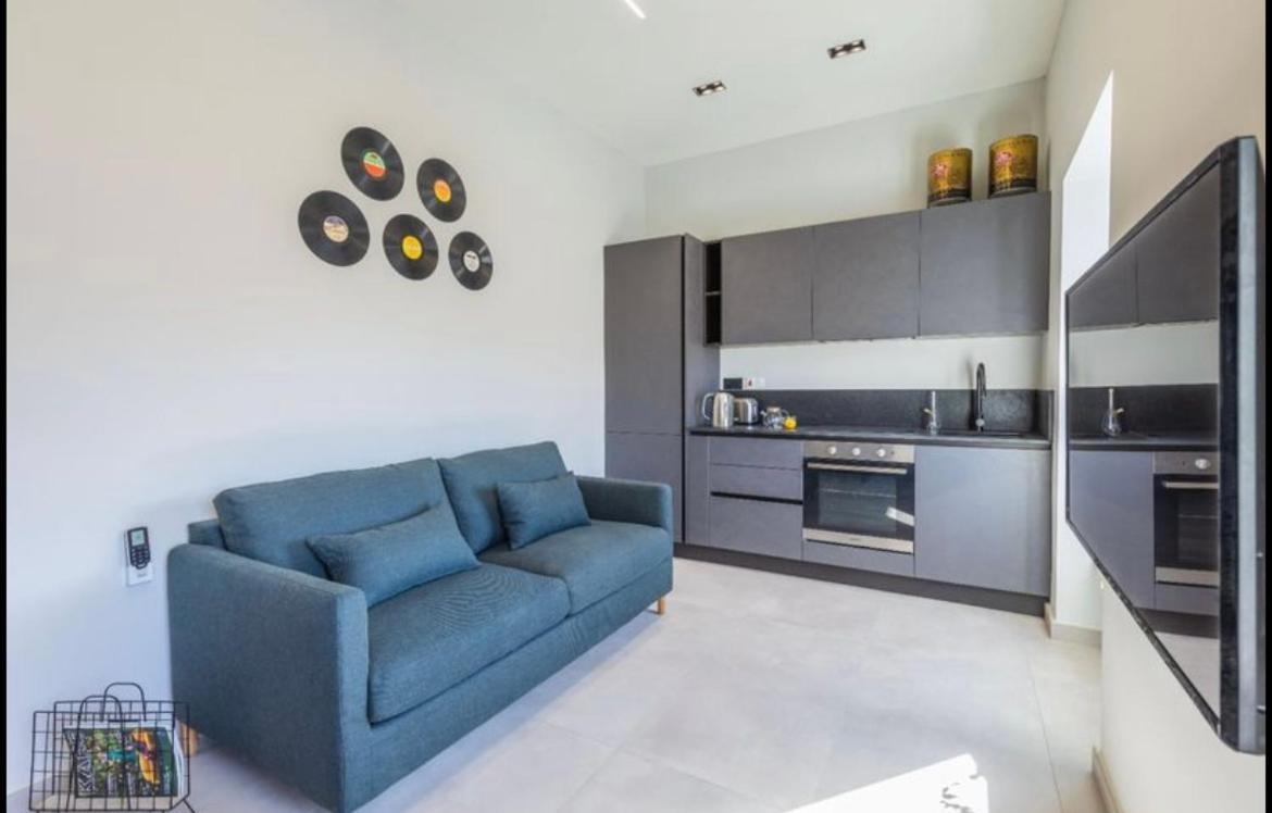 New - Designer Finished 1 Bedroom Apartment A 5 Minutes Ferry Away From Valletta Mosta Exterior photo